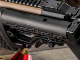 I Mossberg 590R e 590RM con calcio ripiegabile Chisel