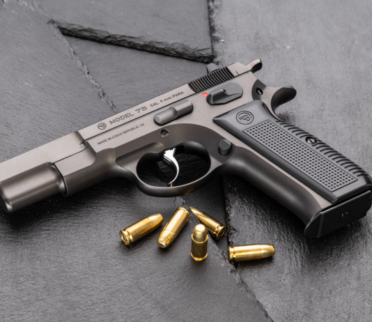La Cz 75 col design originale: la Legend allo Shot Show La Cz 75 col design originale la Legend allo Shot Show