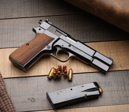 La Springfield Armory Sa-35 con la finitura lucida La Springfield Armory Sa-35 con la finitura lucida