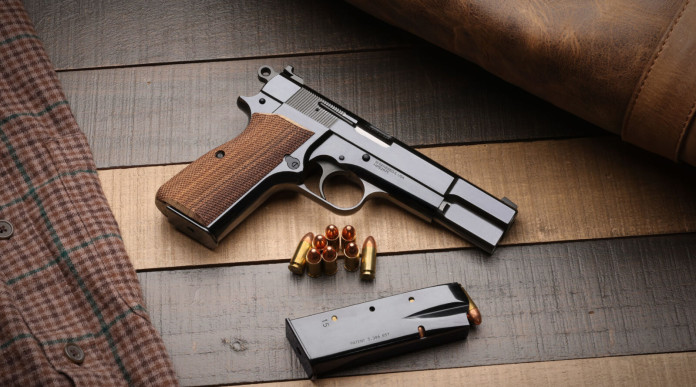 La Springfield Armory Sa-35 con la finitura lucida