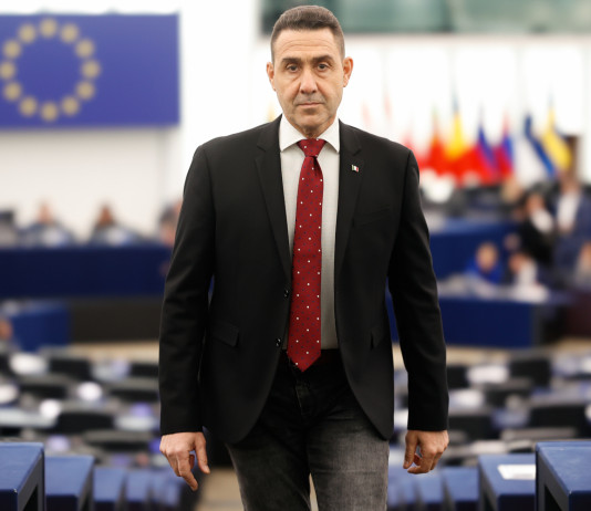 Futuro nazionale (Vannacci) lavora a un proprio pacchetto sicurezza Futuro nazionale (Vannacci) lavora a un proprio pacchetto sicurezza - Roberto Vannacci al parlamento europeo