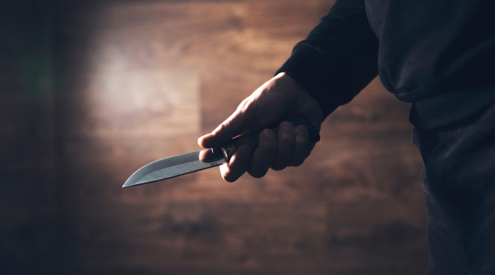 Il governo impone maggiori restrizioni sui coltelli