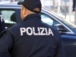 La circolare del ministero sul porto d’armi senza licenza per gli agenti fuori servizio La circolare del ministero sul porto d’armi senza licenza per gli agenti fuori servizio