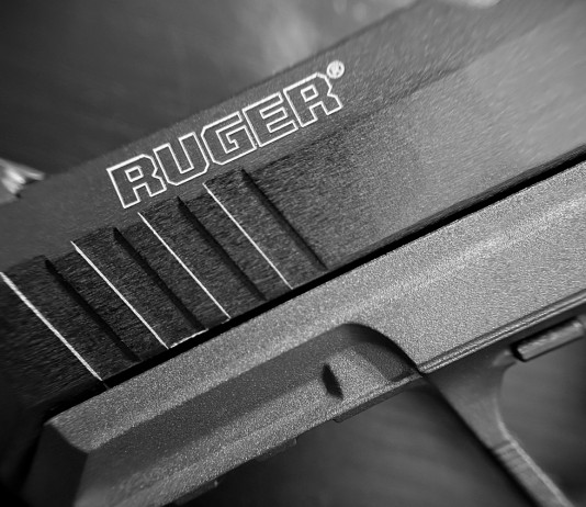 Il Corriere della Sera: Beretta punta al 30% di Ruger Il Corriere della Sera Beretta punta al 30% di Ruger - pistola Ruger