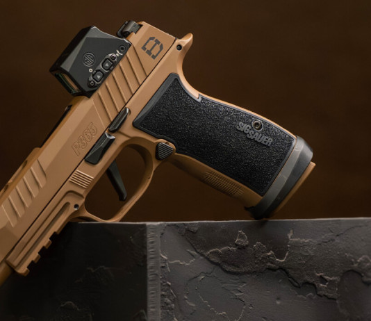 Sig Sauer e Daniel Horner presentano la P365 Dh3 Sig Sauer e Daniel Horner presentano la P365 Dh3
