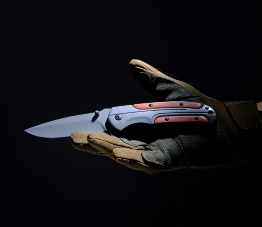 Governo preannuncia emendamento al porto di coltelli senza motivo giustificato Governo preannuncia emendamento al porto di coltelli senza motivo giustificato