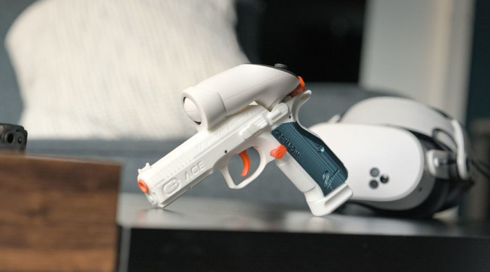La replica della Cz Shadow 2 come controller per il simulatore di tiro AceVr La replica della Cz Shadow 2 come controller per il simulatore di tiro AceVr