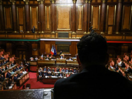 Rinviato (di poco) il voto del decreto sicurezza con le restrizioni al porto di coltelli Rinviato (di poco) il voto del decreto sicurezza con le restrizioni al porto di coltelli - senato
