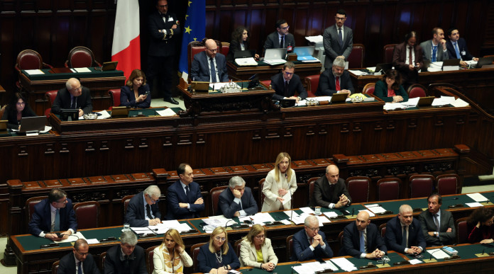 Sul decreto sicurezza la Camera accorda la fiducia al governo Meloni