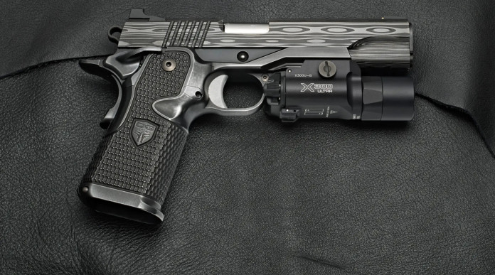 Cabot Guns presenta la Midnight Serenity Max Cabot Guns presenta la Midnight Serenity Max