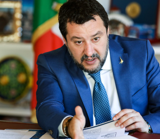 Salvini: avanti sulla legittima difesa Salvini avanti sulla legittima difesa - Matteo Salvini, ministro delle Infrastrutture e dei trasporti, leader della Lega