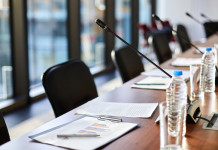 Da martedì la commissione Cultura della Camera vota sul decreto sport (e sulla riforma dell’Uits) Da martedì la commissione Cultura della Camera vota sul decreto sport (e sulla riforma dell’Uits) - tavolo riunioni