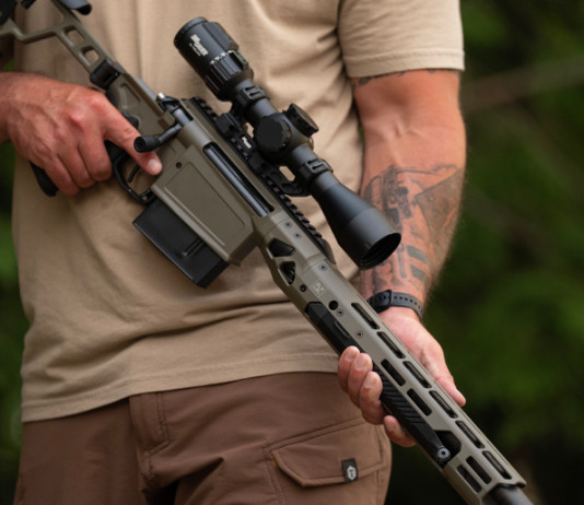 Da Sig Sauer il Blk Lbl, il copricanna per la Cross col bipiede integrato Da Sig Sauer il Blk Lbl, il copricanna per la Cross col bipiede integrato