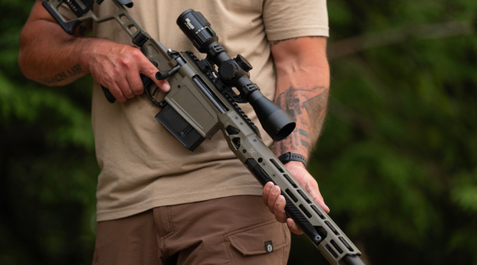 Da Sig Sauer il Blk Lbl, il copricanna per la Cross col bipiede integrato Da Sig Sauer il Blk Lbl, il copricanna per la Cross col bipiede integrato