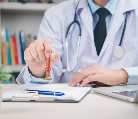 Esami medici non dovuti e certificazione, qualche questura ci riprova…