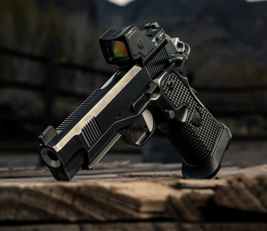 Cabot Guns presenta la Midnight Rebellion Max Da Cabot Guns la Midnight Rebellion Max
